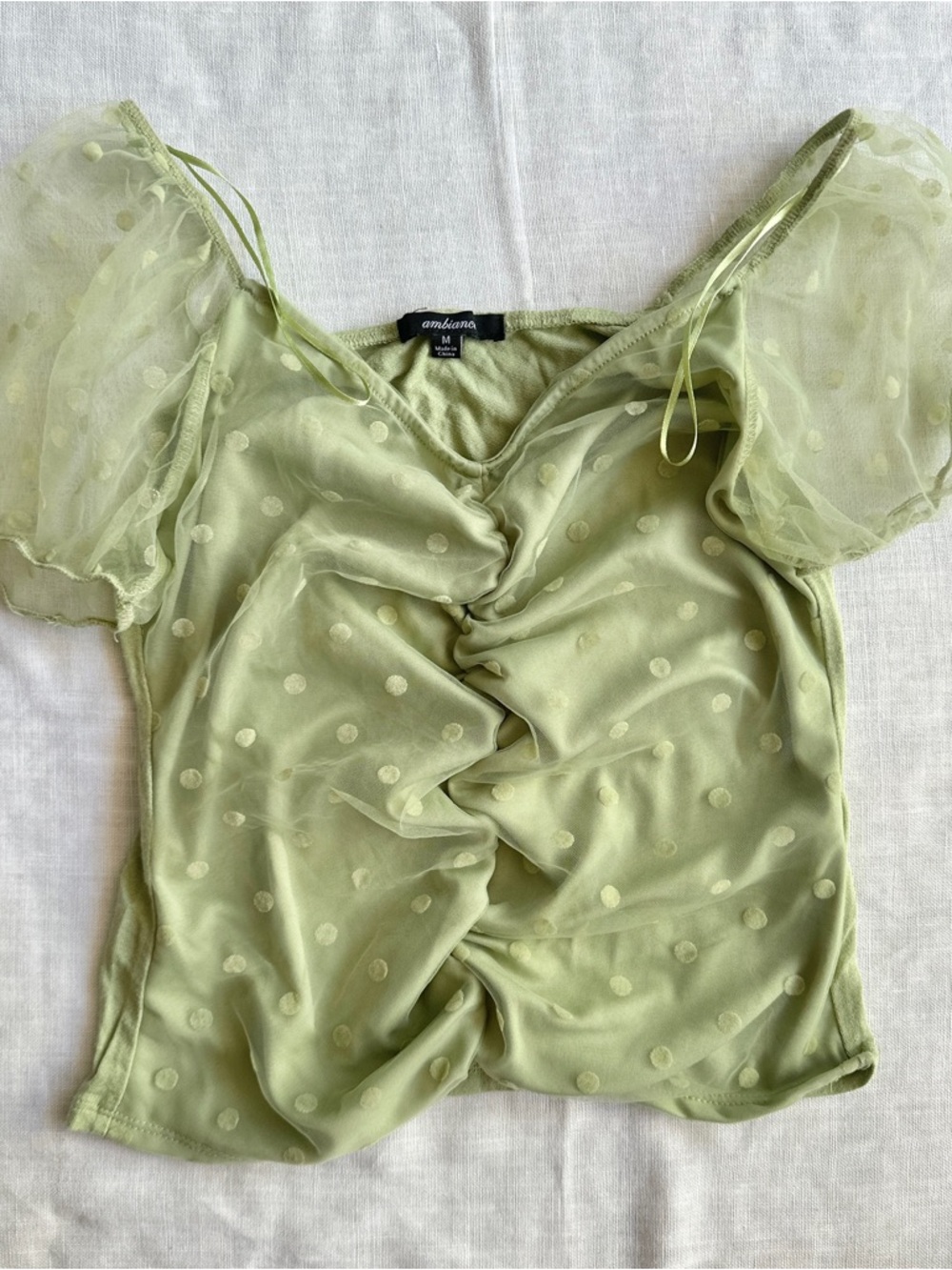 Ambiance green puff shoulder ruched top, size medium